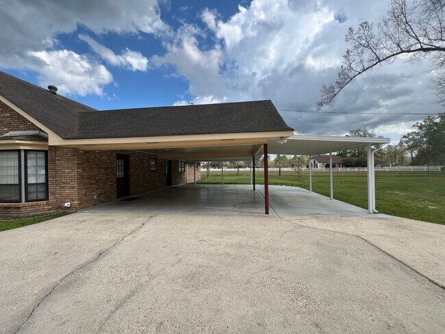 Building Photo - 9240-9250 Lockhart Rd