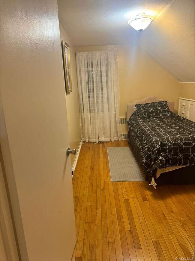 Building Photo - 108 Roberta St