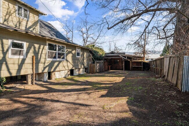 Building Photo - 248 Walker Ave