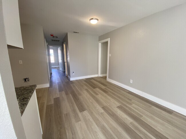 Building Photo - Charming 4-bedroom, 2-bathroom home in Fort Worth, TX!