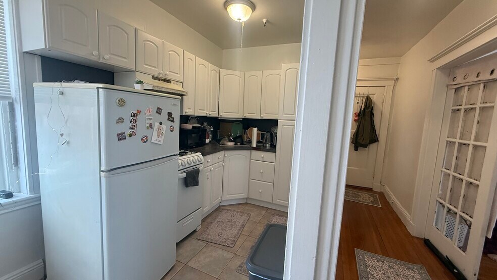 Building Photo - 199 Park Dr