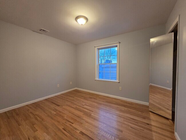 Building Photo - 27 Jewett Ave