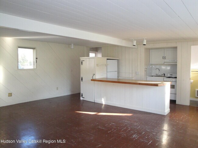 Building Photo - 549 NY-23B