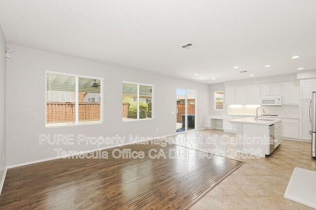 Building Photo - 29772 Sceptrum St