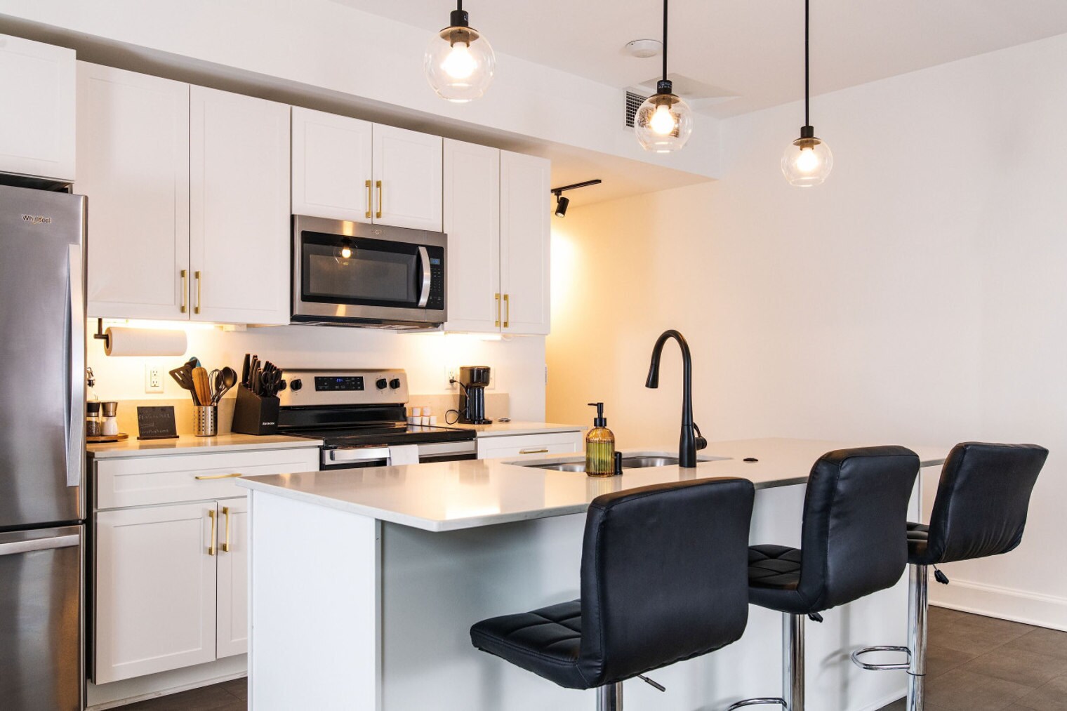 Building Photo - 758 North Broadway-SI ID1379067P