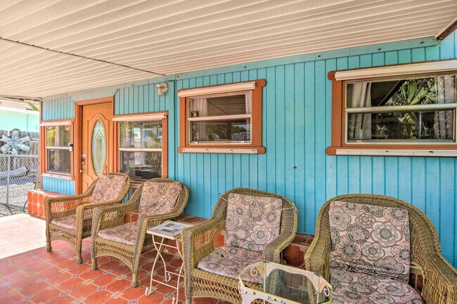 Building Photo - 134 1st Ct