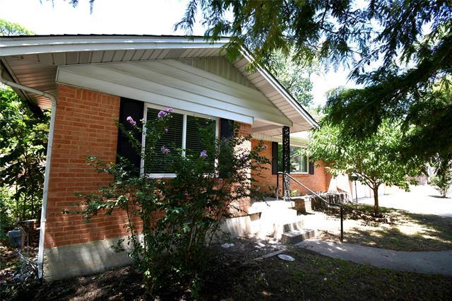 Building Photo - 1015 Mitchell Rd