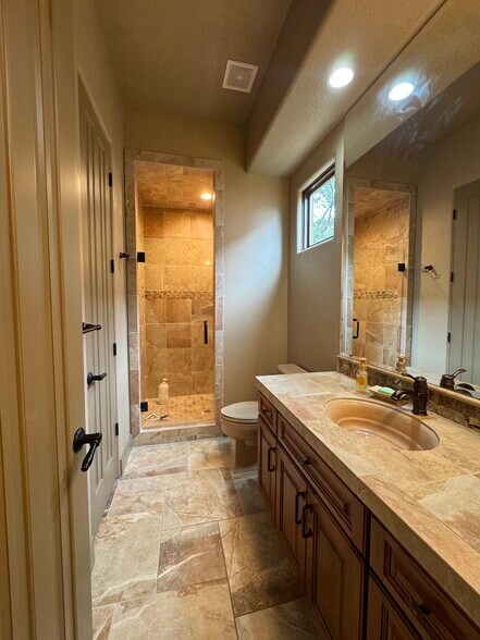 Building Photo - 1761 W Red Cloud Cir