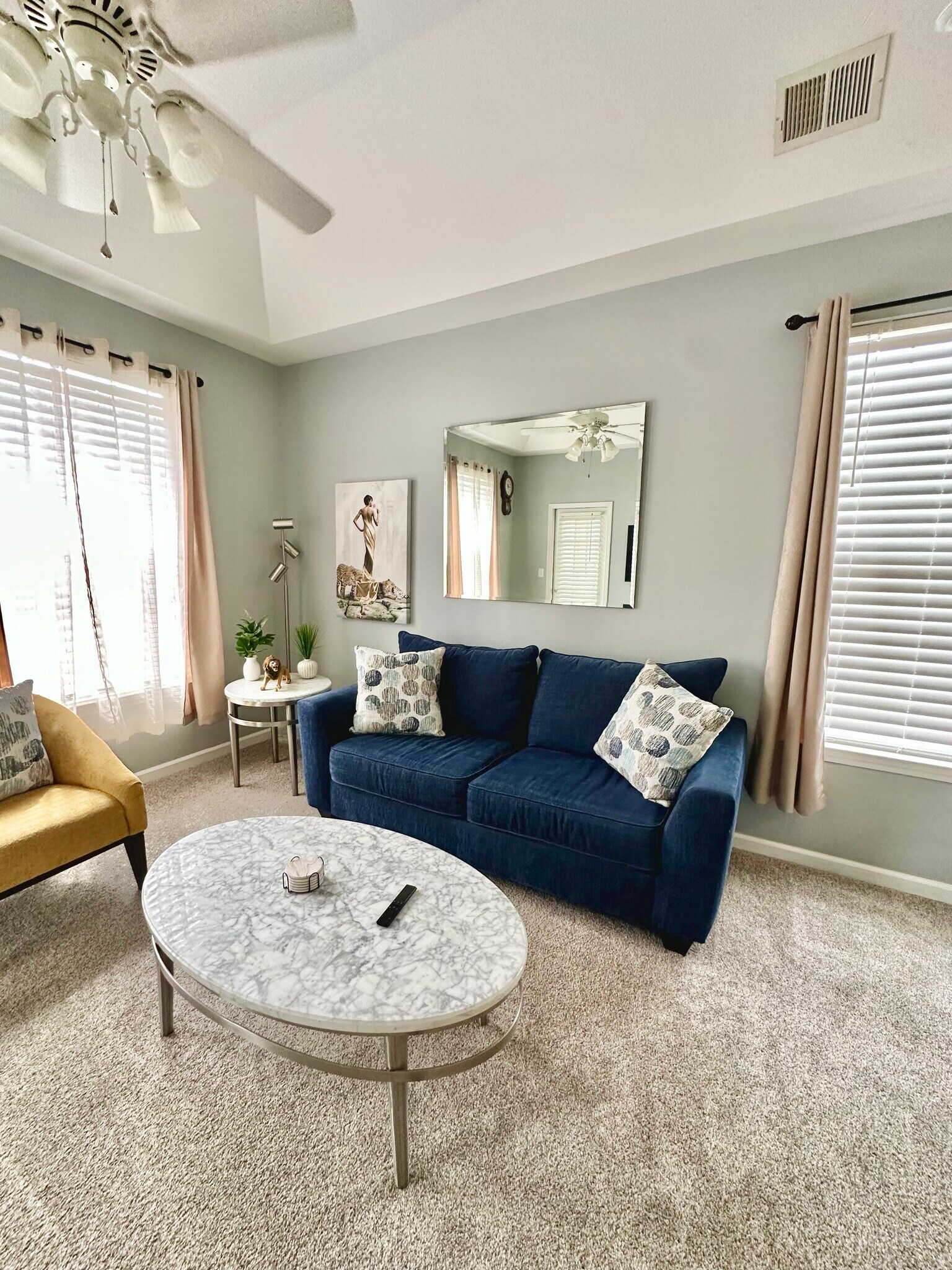 Building Photo - 1286 River Oaks Dr