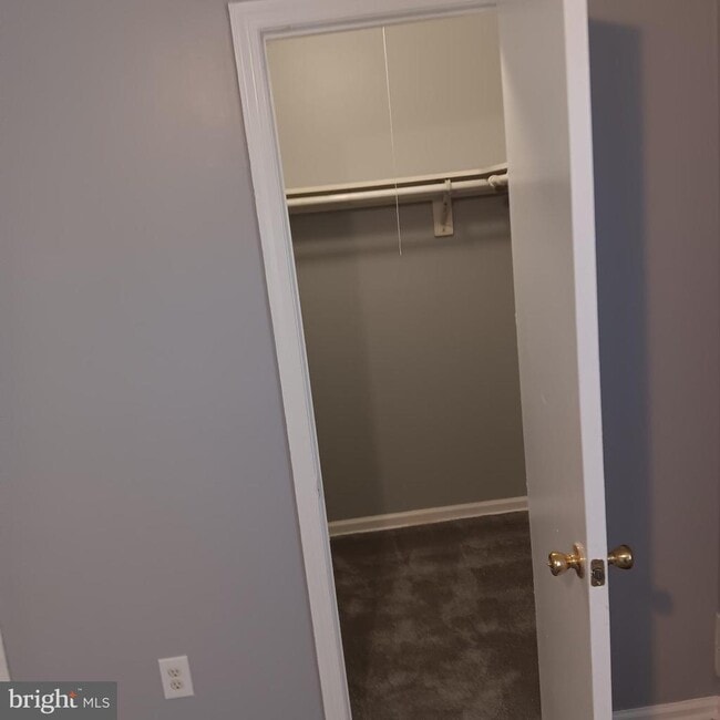 Building Photo - 1971 Addison Rd S