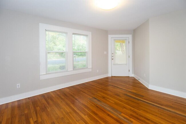 Building Photo - 1703 Maple Ave