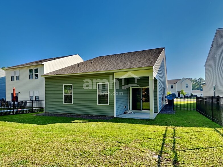 Building Photo - 188 Orion Way