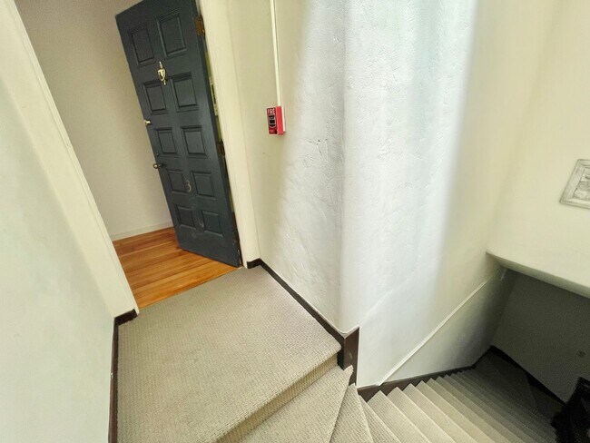 Building Photo - Bright and Airy 2 Bedroom Penthouse in the...