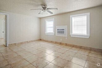 Building Photo - Pine Lake #20