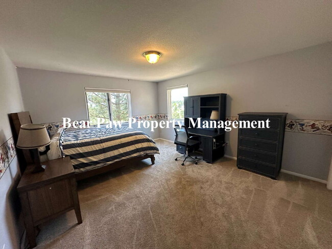 Building Photo - Beautiful FURNISHED Home in Hiwan!!