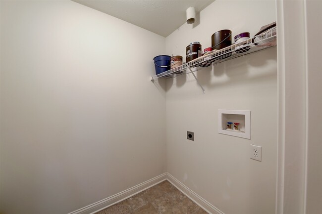 Building Photo - 613 Ivy Ridge Dr