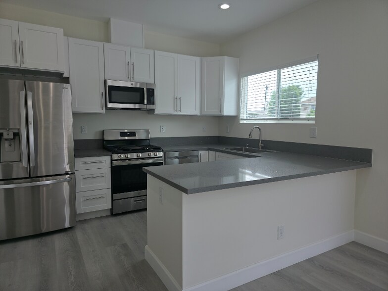 Building Photo - 18635 Knapp St