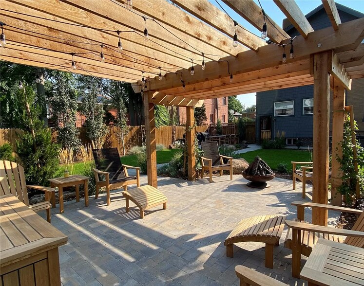 Pergola - 2801 N Vine St
