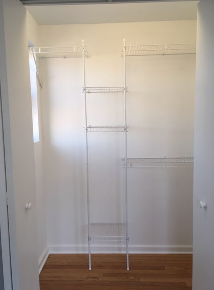 Building Photo - 3217 W Cullom Ave