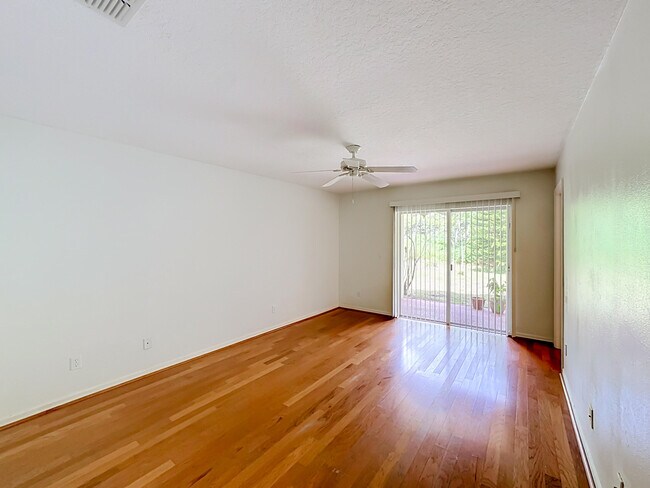 Building Photo - 6416 Las Palmas Way