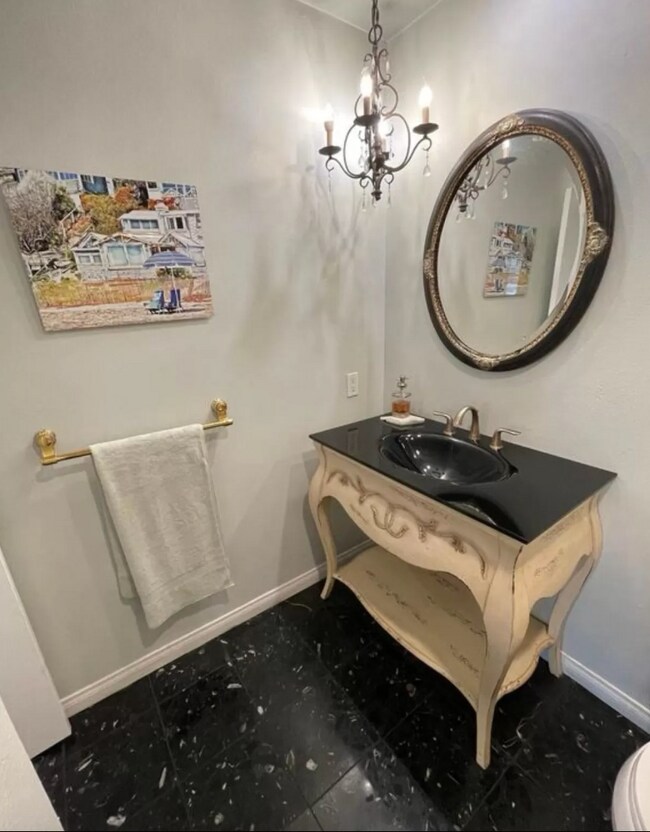 Building Photo - 2609 Pico Pl