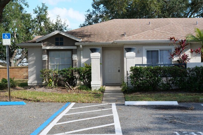 Building Photo - 1 story 3/2 in Meadow Woods with full sized washer and dryer included