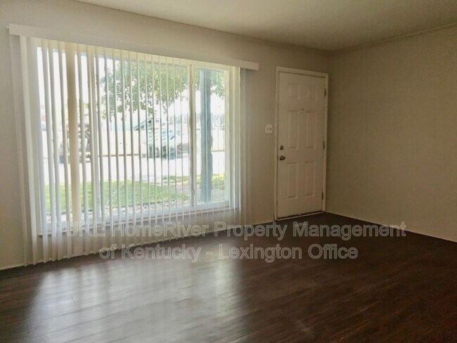 Building Photo - 1685 Alexandria Dr