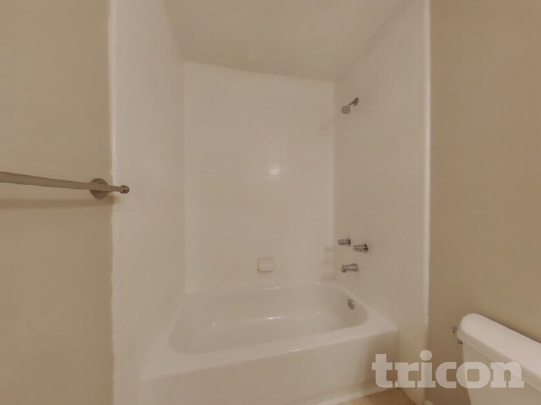 Building Photo - 4021 Wylie Ln