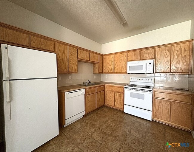 Building Photo - 2812 Ashley Dr