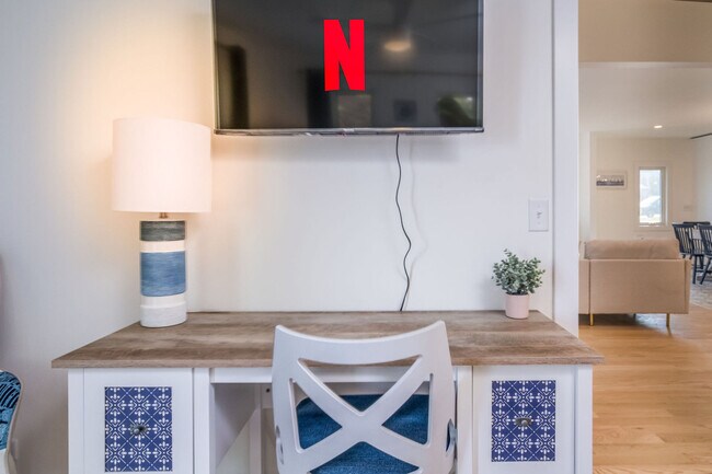 Building Photo - 184 Grand Ave