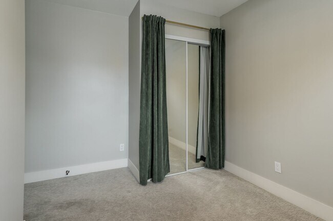 Building Photo - Stunning Home in Oceanside with Large Backyard + 1 Car Garage + Solar