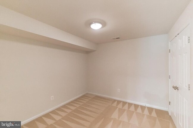 Building Photo - 2440 Battery Hill Cir