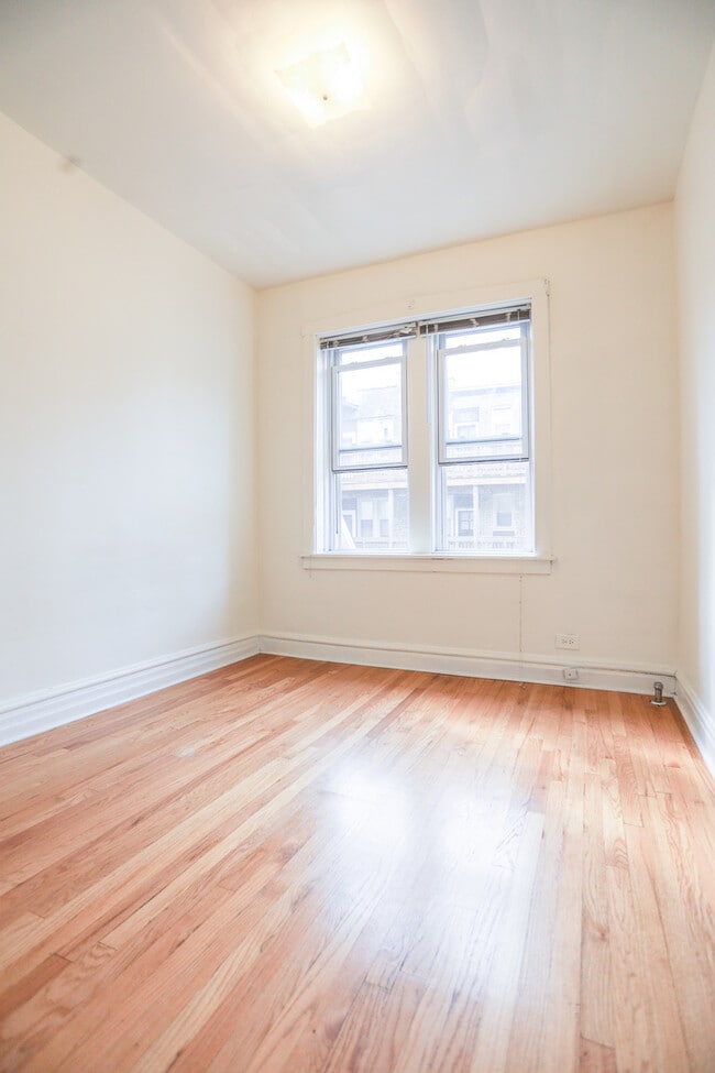 Building Photo - 2113 N Mozart St