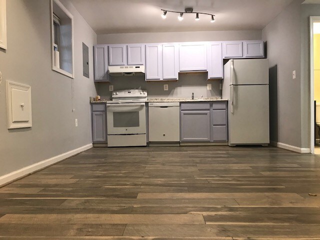 Main living area/kitchen - 1843 Lamont St NW