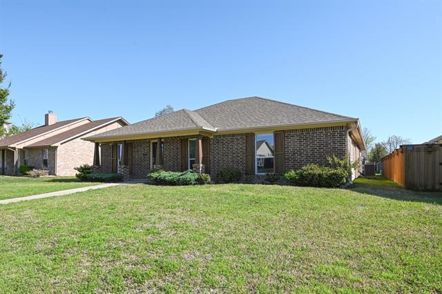 Building Photo - 8214 Kensington Dr