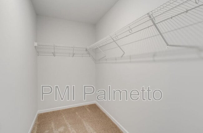 Building Photo - 1015 Crescent Corner Dr