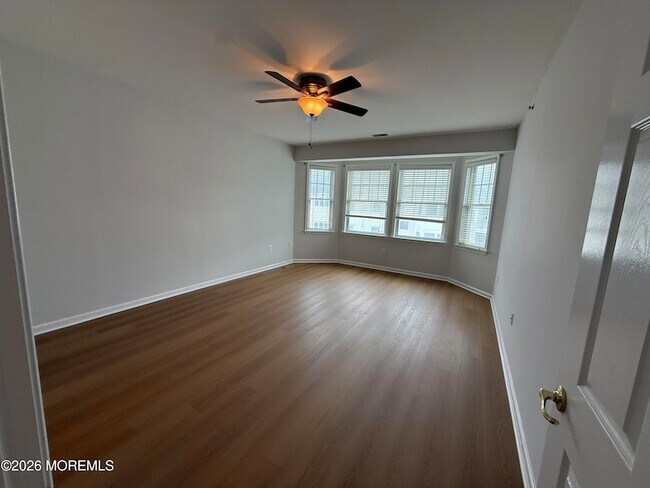 Building Photo - 33 Cooper Ave