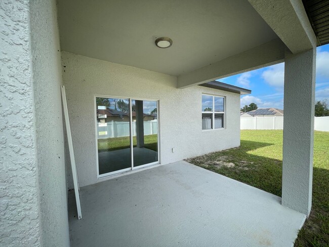 Building Photo - GORGEOUS 4 Bedroom, 2 Bathroom Home in Poi...