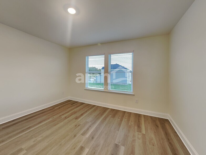 Building Photo - 870 Jubilation St