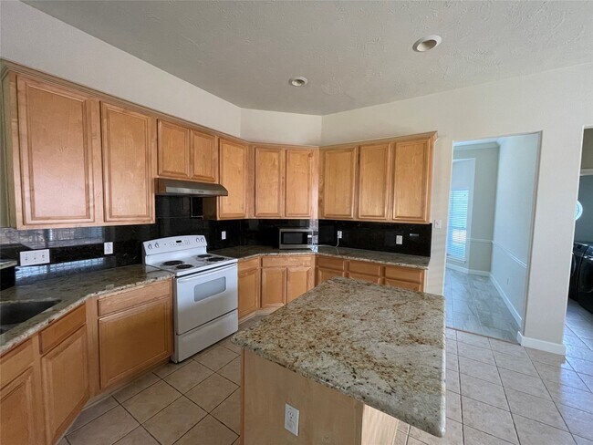 Building Photo - 5934 Heathmoor Ln