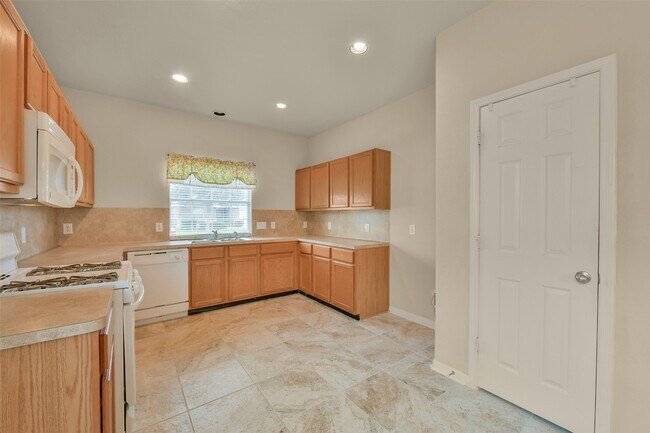 Building Photo - 1120 Lasso Ct
