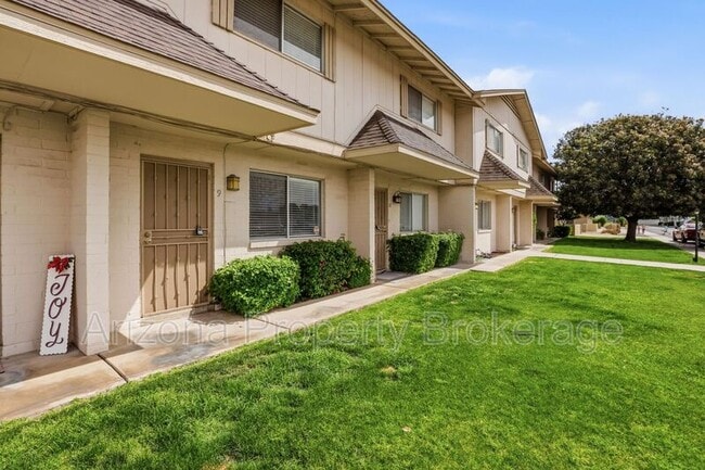 Building Photo - 3934 E Piccadilly Rd