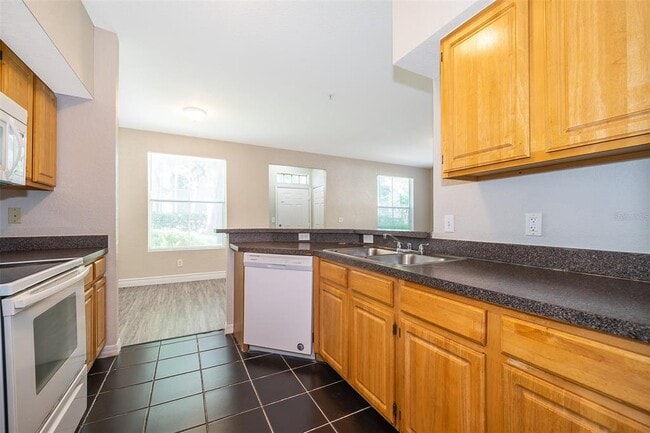Building Photo - 5953 Westgate Dr
