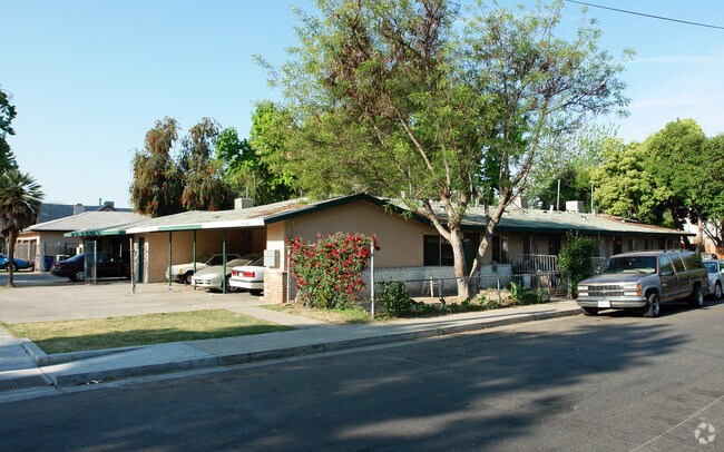 Building Photo - 421 N Poplar Ave