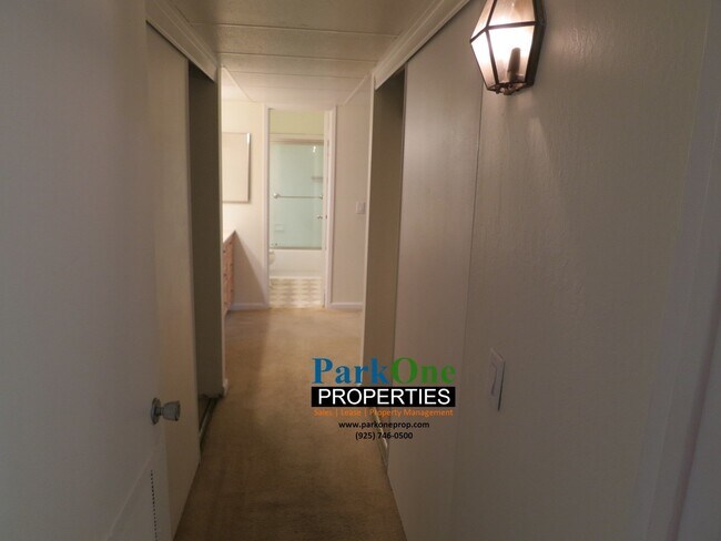 Building Photo - Condo Available in the Keys! Near Downtown Walnut Creek, Close to BART and the Freeway!