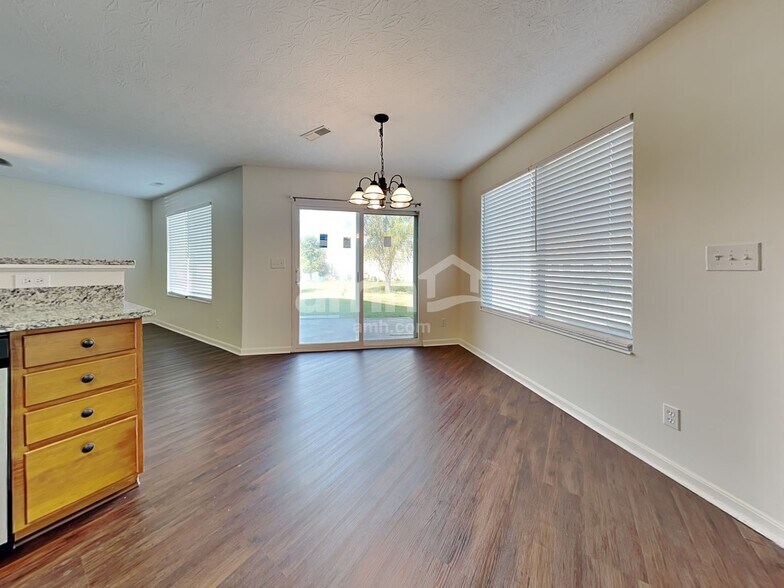 Building Photo - 1178 Edgewater Way