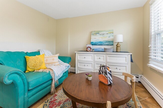 Building Photo - 102 Broughton Ave