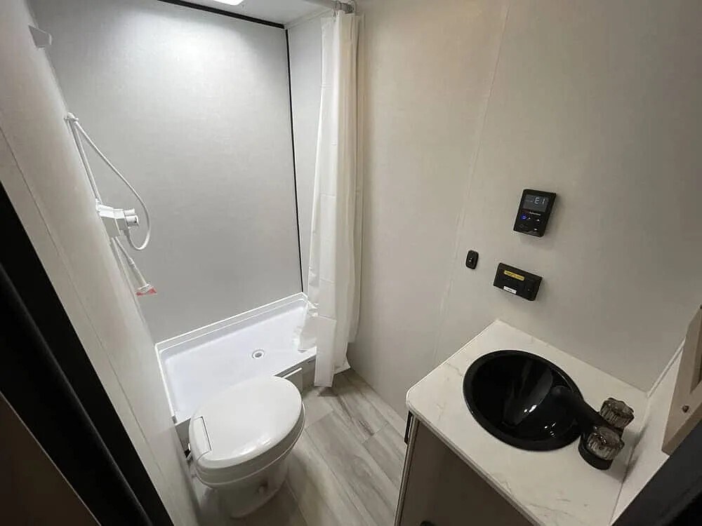 Building Photo - 1411 E 27th Ave