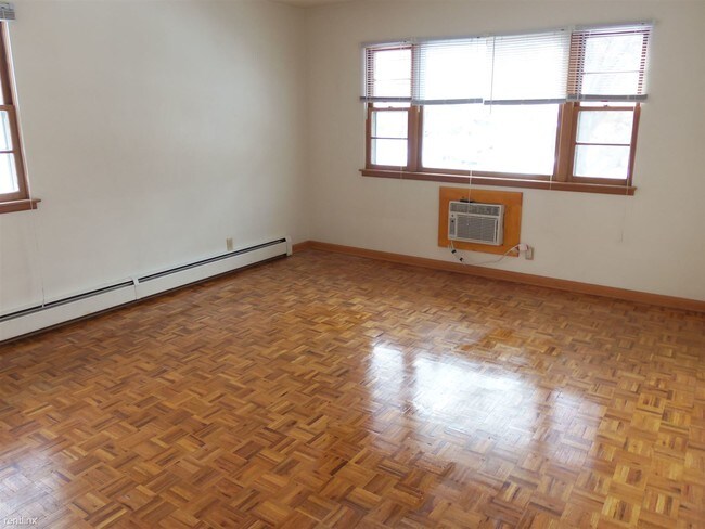 Building Photo - 1 br, 1 bath Apartment - 1534 S 11th St Apt 2