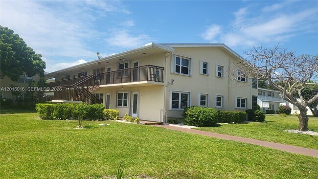 Building Photo - 132 Andover F